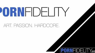 PORNFIDELITY Large Dick Virgin Fan Copulates Super Beauty in the Arse - 1 image