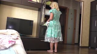 the mother i'd like to fuck's ordinary household chores turned into anal sex when this babe showed her large arse - 2 image