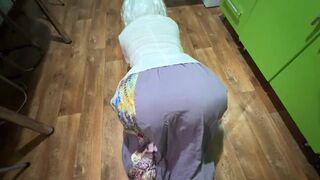 Stepmom is standing in the kitchen and wishes anal sex for her aged and large wazoo - 3 image