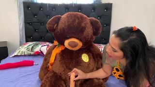 JhoanitaCat playing with her teddy masturbates him and fucks him in the a-gap - 3 image