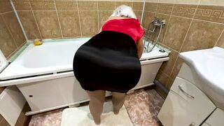 Anal mother I'd like to fuck underneath the skirt is always obtainable when the penis needs to relax in a big a-hole