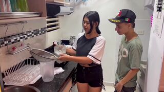 Little 18 year old stepsister wakes up her stepbrother to give him a nice blowjob and for him to cum on her face.