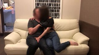 I just entered the hotel and haven't taken a shower, but I had sex with her on the couch.