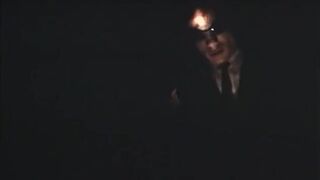 Guy fucks mature brunette's twat