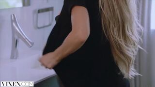 Nicole Aniston Surprend Son Mec Avec Une Baise Torride - 2 image