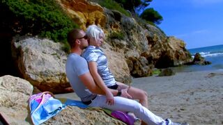 Coarse anal fuck and unfathomable face fuck on the beach - 3 image